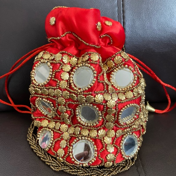Small round bridal or party bag - Picture 1 of 4